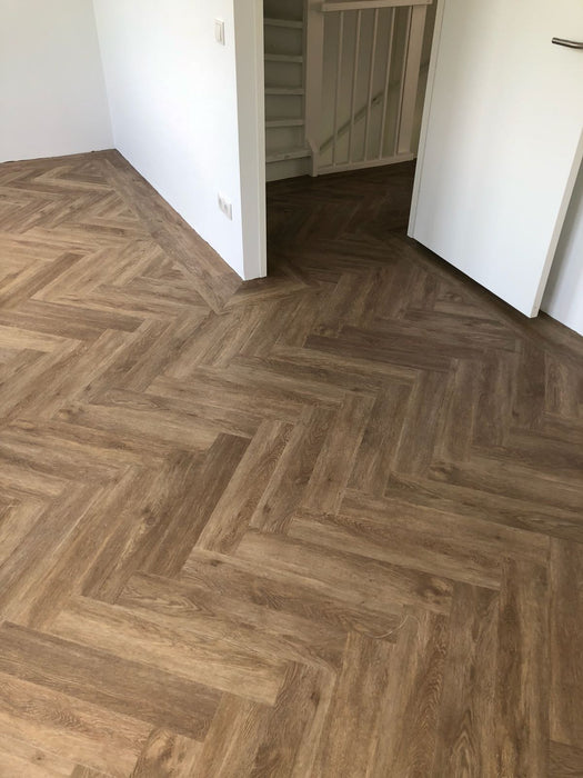 Sense VE30 Royale Oak | Visgraat PVC Dryback