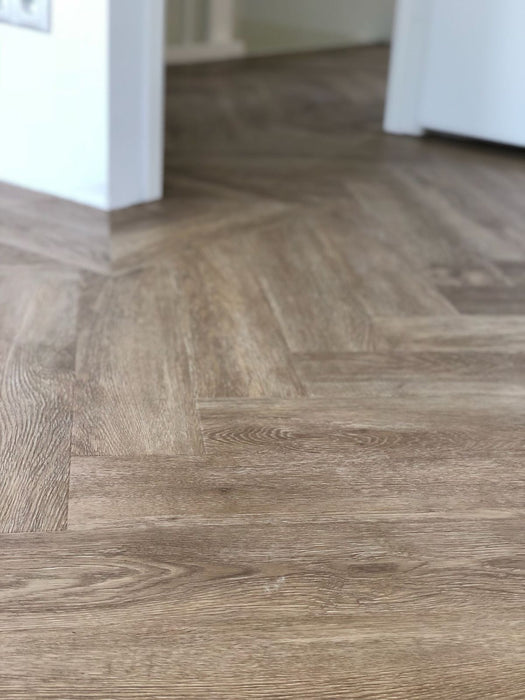 Sense VE30 Royale Oak | Visgraat PVC Dryback